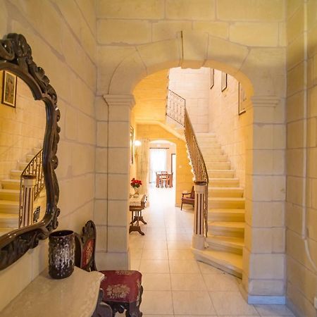 Butts Inn Dorm Victoria Ngoại thất bức ảnh