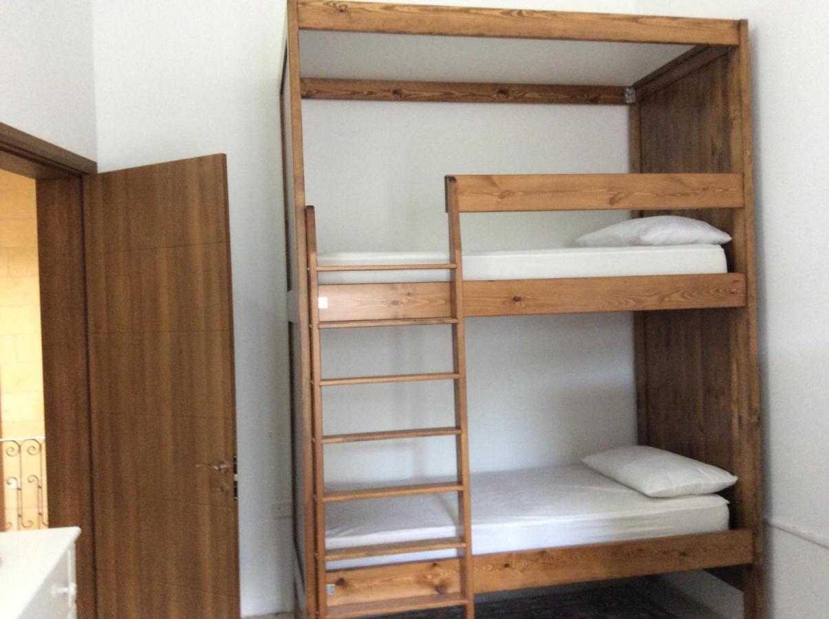 Butts Inn Dorm Victoria Ngoại thất bức ảnh